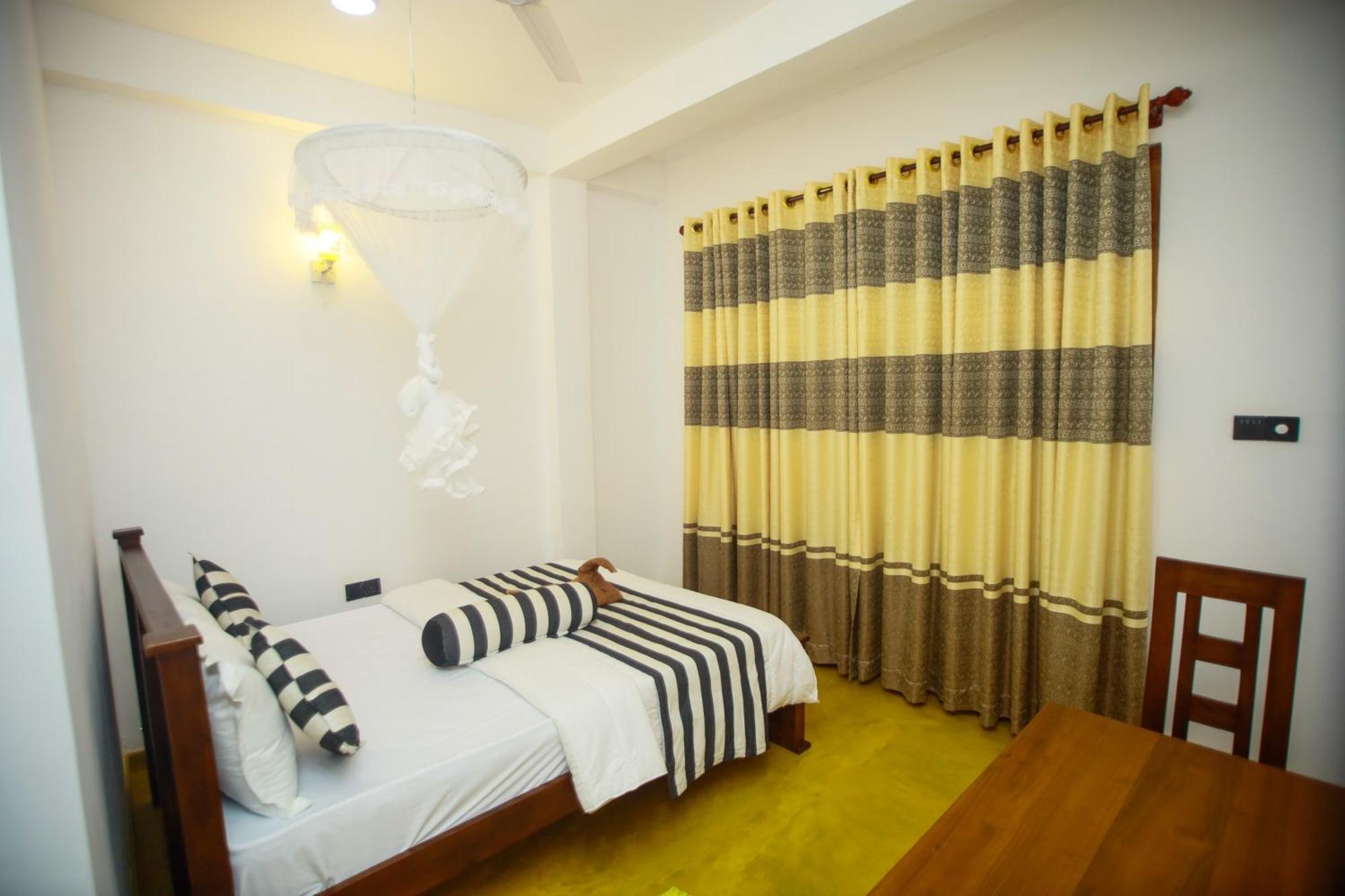 Dinaro Guest Hotell Ella Exteriör bild